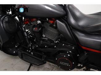 Harley-Davidson  FLHXSE CVO Street Glide 117 picture 27