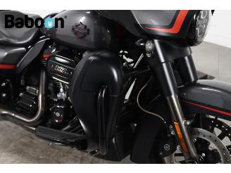 Harley-Davidson  FLHXSE CVO Street Glide 117 picture 11
