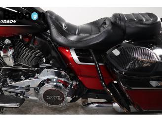 Harley-Davidson  FLHXSE CVO Street Glide 117 picture 29