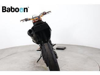 KTM 690 SMC  picture 3