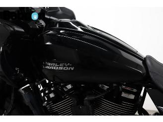 Harley-Davidson  FLTRX Road Glide Custom 117 picture 12