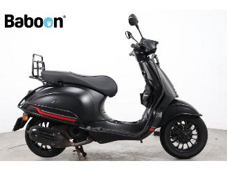 damaged scooters Vespa  Sprint 25KM 2021/11