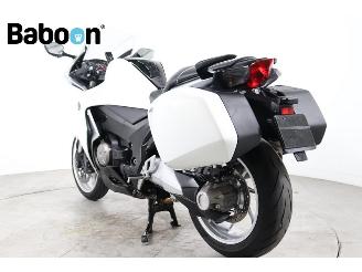 Honda VFR 1200 F DCT C-ABS picture 2