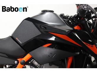 KTM  890 Duke R ABS picture 21