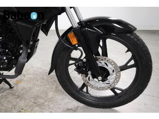 Honda CB 125 F picture 18