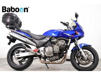 krockskadad bil motor Honda CB 600 F Hornet 2000/5