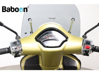 Vespa  GTS 300 Super HPE picture 14