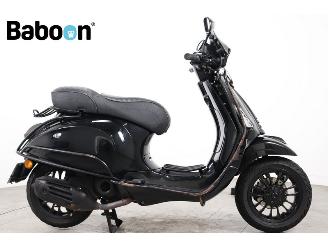 damaged scooters Vespa  Sprint 25KM 2021/9