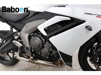 Triumph Daytona 660 picture 20