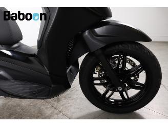 Piaggio Beverly 400 S HPE picture 17