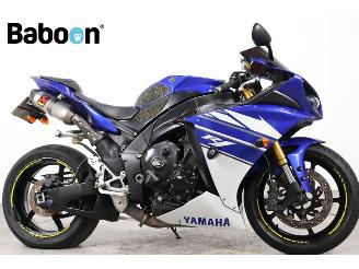krockskadad bil motor Yamaha  YZF-R1 2013/3