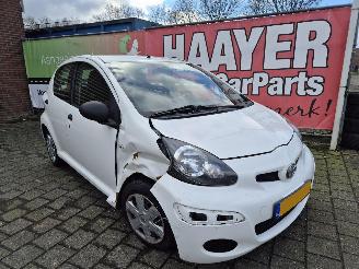 uszkodzony samochody osobowe Toyota Aygo 1.0 12v access 2011/3