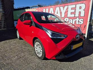 škoda osobní automobily Toyota Aygo 1.0 vvt-i x-play limited 2019/8