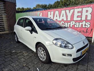 Schadeauto Fiat Punto 1.3 m-jet pop AIRCO 2015/3