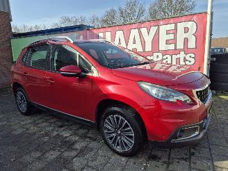 Vaurioauto  passenger cars Peugeot 2008 1.2 puretech blue lion 2017/9