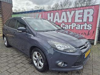 Vaurioauto  passenger cars Ford Focus 1.0 ecoboost trend 2012/4
