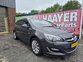 krockskadad bil auto Opel Astra sports tourer 1.4 Turbo Sport 2013/1