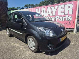 krockskadad bil auto Renault Twingo 1.5 dci dynamic 2011/7