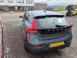 Volvo V-40 1.6 T3 momentum picture 4