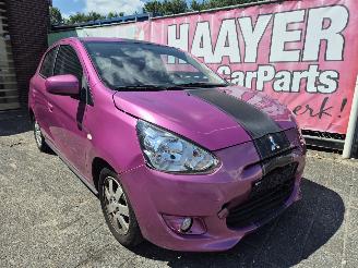 Damaged car Mitsubishi Space-star 1.0 bright 2015/2
