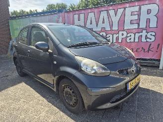 krockskadad bil auto Toyota Aygo 1.0 12v 2006/3