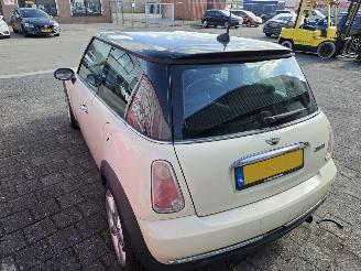 Mini Cooper 1.6 cooper chill picture 6