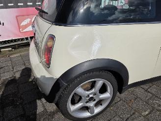 Mini Cooper 1.6 cooper chill picture 3