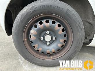 Volkswagen Up! Up! (121), Hatchback, 2011 1.0 12V 60 picture 13