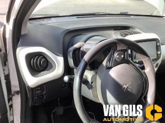 Peugeot 108 108, Hatchback, 2014 1.0 12V picture 16