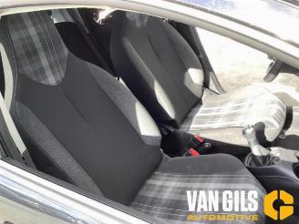 Peugeot 108 108, Hatchback, 2014 1.0 12V VVT-i picture 16