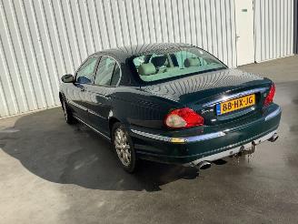 Jaguar X-type 2.5 V6 picture 8