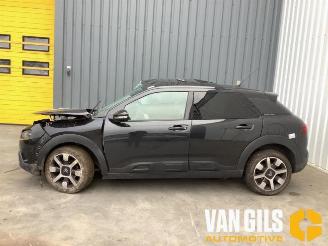 Vrakbiler auto Citroën C4 cactus C4 Cactus (0B/0P), Hatchback 5-drs, 2014 1.2 PureTech 110 12V 2018/10
