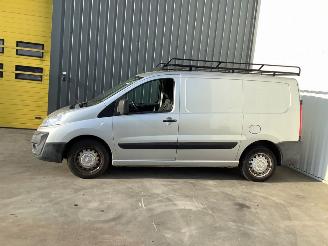 Avarii autoturisme Peugeot Expert Zeer nette auto, start en loopt op 3 cilinders. 2015/9