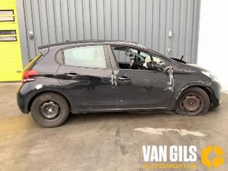 Coche siniestrado Peugeot 208 208 I (CA/CC/CK/CL), Hatchback, 2012 / 2019 1.2 Vti 12V PureTech 82 2018/5