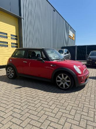 škoda osobní automobily Mini Mini 1.6 16V Cooper S Benzine 1.598cc (163pk) 2002/10