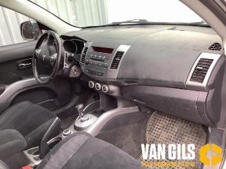 Mitsubishi Outlander  picture 12