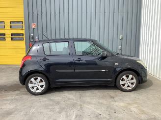 Suzuki Swift 1.3 VVT 16V Hatchback  Benzine picture 5