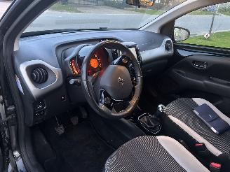 Peugeot 108  picture 9