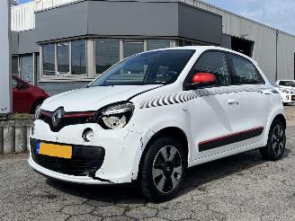 damaged passenger cars Renault Twingo 1.0 SCe Collection 2016/6