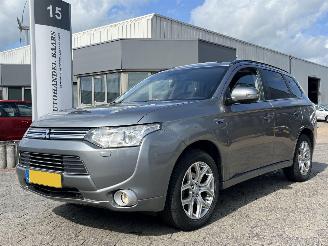 Auto incidentate Mitsubishi Outlander 2.0 PHEV Instyle 2014/4
