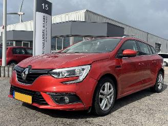 Vaurioauto  passenger cars Renault Mégane Estate 1.3 TCe Limited AUTOMAAT 2019/4