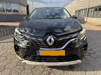 Renault Captur E-TECH HYBRID picture 2