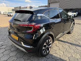 Renault Captur E-TECH HYBRID picture 4