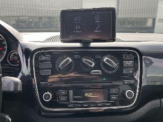 Volkswagen Up! 1.0 high up! BlueMotion picture 21