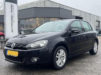 Vaurioauto  passenger cars Volkswagen Golf 1.4 TSI Highline AUTOMAAT 2009/11