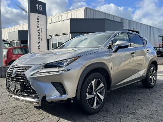 Coche accidentado Lexus NX 300H AWD President Line 2017/11