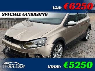 Voiture accidenté Volkswagen Polo 1.2 TSI Cross 2017/1