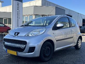  Peugeot 107 1.0-12V Urban Move 2010/9