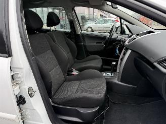 Peugeot 207 SW 1.6 VTi XS picture 13