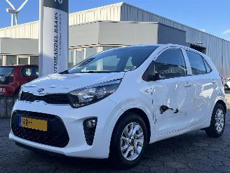 Schadeauto Kia Picanto 1.0 CVVT ComfortPlusLine Navigator 2018/3